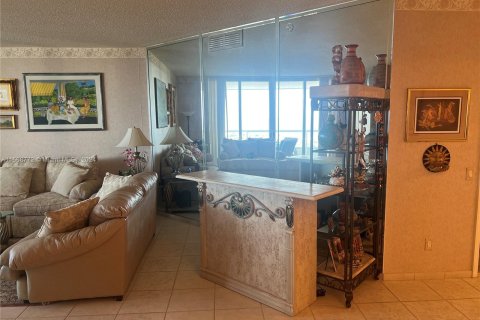 Condo in Aventura, Florida, 3 bedrooms  № 1170648 - photo 10