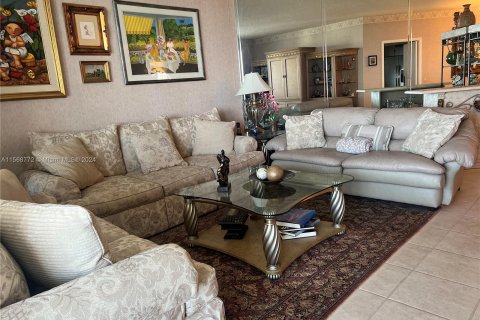 Condo in Aventura, Florida, 3 bedrooms  № 1170648 - photo 7