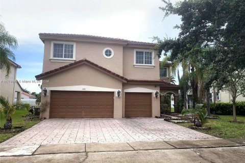 Villa ou maison à vendre à Miramar, Floride: 6 chambres, 369.75 m2 № 1139048 - photo 1