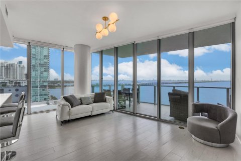 Condo in Miami, Florida, 3 bedrooms  № 1400186 - photo 17