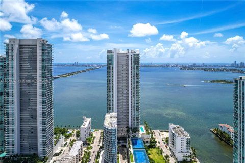 Condominio en venta en Miami, Florida, 3 dormitorios, 157.75 m2 № 1400186 - foto 2