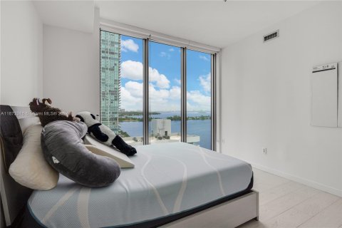 Condo in Miami, Florida, 3 bedrooms  № 1400186 - photo 30