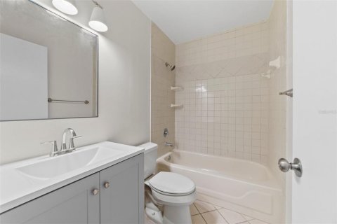 Condo in Orlando, Florida, 1 bedroom  № 1403179 - photo 13