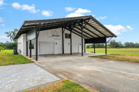 House in Southwest Ranches, Florida 4 bedrooms, 233.56 sq.m. № 1179596 - photo 20