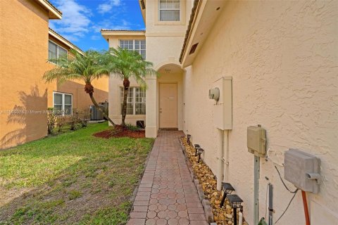 Villa ou maison à vendre à Miramar, Floride: 4 chambres, 201.78 m2 № 1179353 - photo 2
