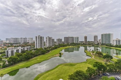 Condo in Aventura, Florida, 2 bedrooms  № 1396224 - photo 19