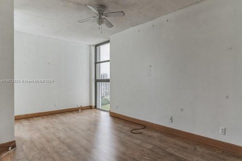 Copropriété à vendre à Aventura, Floride: 2 chambres, 101.64 m2 № 1396224 - photo 12