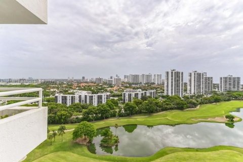 Condo in Aventura, Florida, 2 bedrooms  № 1396224 - photo 21