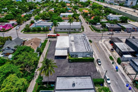 Propiedad comercial en venta en Miami, Florida № 1396133 - foto 30