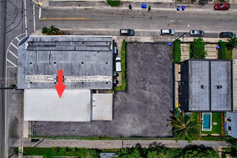 Propiedad comercial en venta en Miami, Florida № 1396133 - foto 21