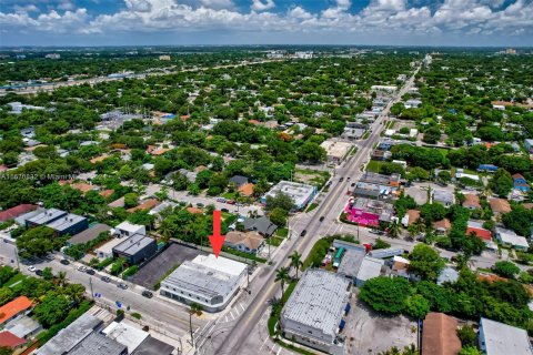 Propiedad comercial en venta en Miami, Florida № 1396133 - foto 25