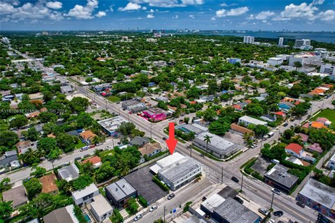 Propiedad comercial en venta en Miami, Florida № 1396133 - foto 26