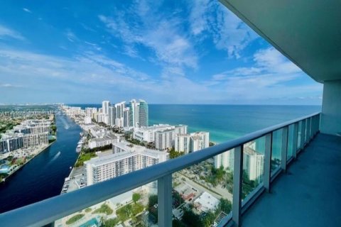 Copropriété à vendre à Hollywood, Floride: 2 chambres, 106.37 m2 № 863634 - photo 3