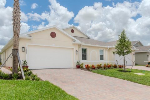 House in Port Charlotte, Florida 2 bedrooms, 139.63 sq.m. № 1363434 - photo 1