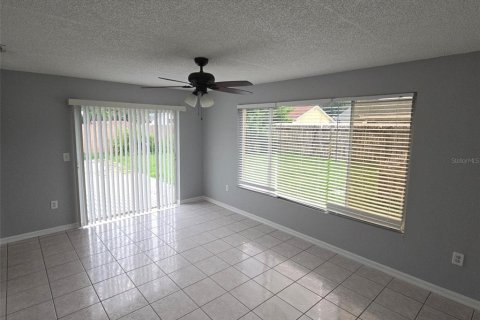 House in New Port Richey, Florida 3 bedrooms, 119.19 sq.m. № 1363460 - photo 8