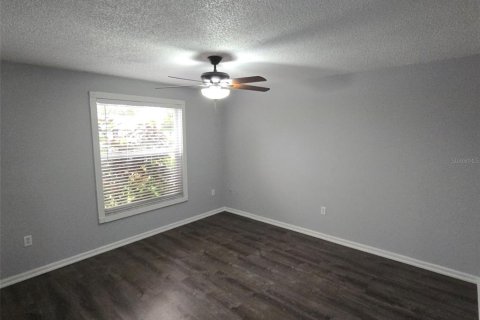 House in New Port Richey, Florida 3 bedrooms, 119.19 sq.m. № 1363460 - photo 11