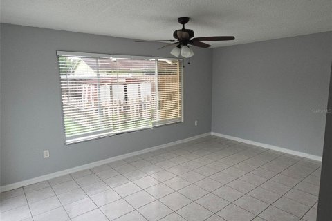 House in New Port Richey, Florida 3 bedrooms, 119.19 sq.m. № 1363460 - photo 7