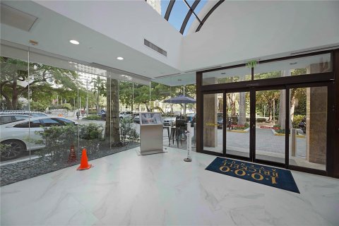 Propiedad comercial en venta en Miami, Florida № 1329869 - foto 7