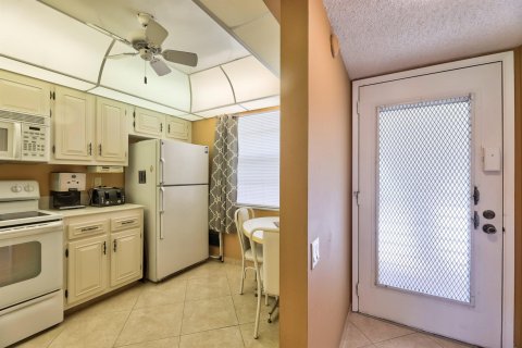 Condominio en venta en Coconut Creek, Florida, 2 dormitorios, 89.37 m2 № 929780 - foto 8