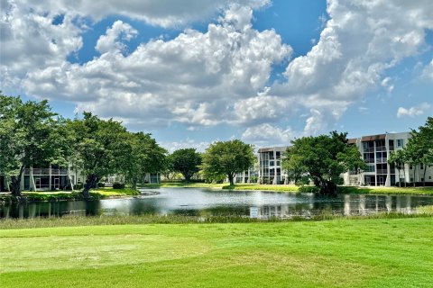 Condo in Davie, Florida, 2 bedrooms  № 1209126 - photo 11