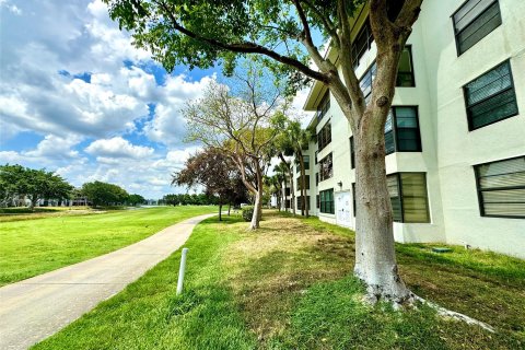 Condo in Davie, Florida, 2 bedrooms  № 1209126 - photo 10