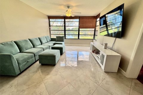 Condo in Davie, Florida, 2 bedrooms  № 1209126 - photo 27