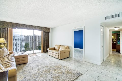 Condo in Aventura, Florida, 2 bedrooms  № 1209125 - photo 25