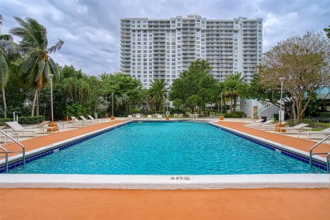 Condo in Aventura, Florida, 2 bedrooms  № 1209125 - photo 7