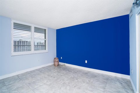 Condo in Aventura, Florida, 2 bedrooms  № 1209125 - photo 22