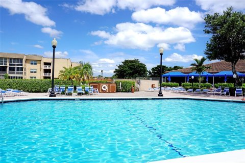 Condo in Sunrise, Florida, 1 bedroom  № 1374258 - photo 17