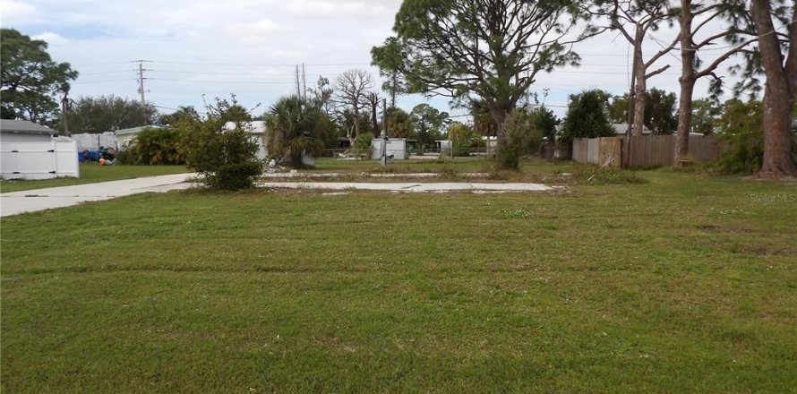 Land in Englewood, Florida № 974830