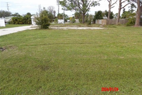 Terreno en venta en Englewood, Florida № 974830 - foto 3