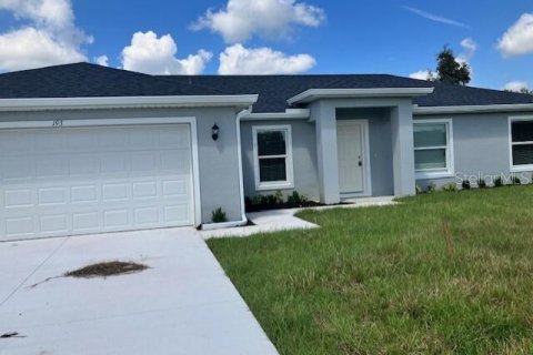 House in Lehigh Acres, Florida 4 bedrooms, 150.22 sq.m. № 833564 - photo 1