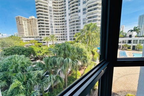 Condominio en venta en Aventura, Florida, 2 dormitorios, 134.43 m2 № 1401228 - foto 18