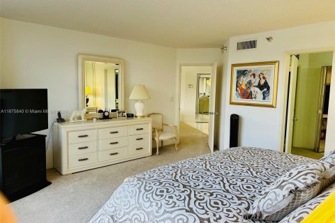 Condo in Aventura, Florida, 2 bedrooms  № 1401228 - photo 20