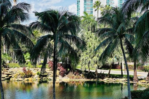 Condo in Aventura, Florida, 2 bedrooms  № 1401228 - photo 2