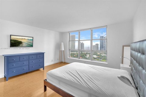 Condo in Aventura, Florida, 3 bedrooms  № 1367351 - photo 19