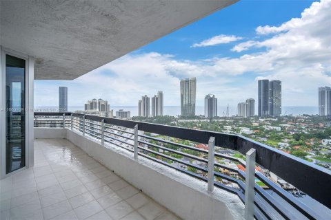 Condominio en venta en Aventura, Florida, 3 dormitorios, 159.98 m2 № 1367351 - foto 27