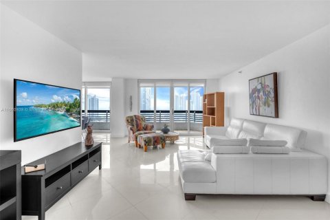 Condominio en venta en Aventura, Florida, 3 dormitorios, 159.98 m2 № 1367351 - foto 1