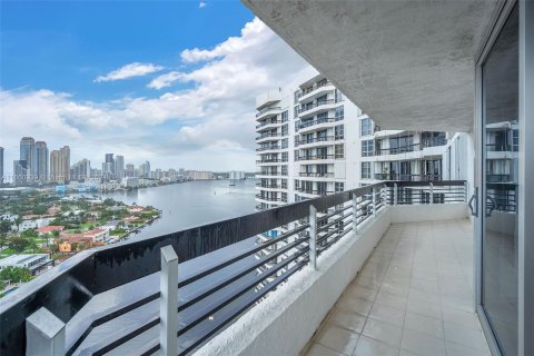 Condominio en venta en Aventura, Florida, 3 dormitorios, 159.98 m2 № 1367351 - foto 25