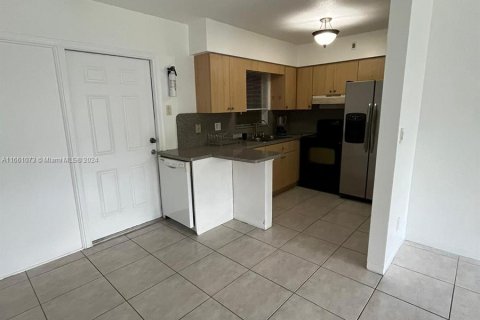 Condo in Hollywood, Florida, 2 bedrooms  № 1367395 - photo 12