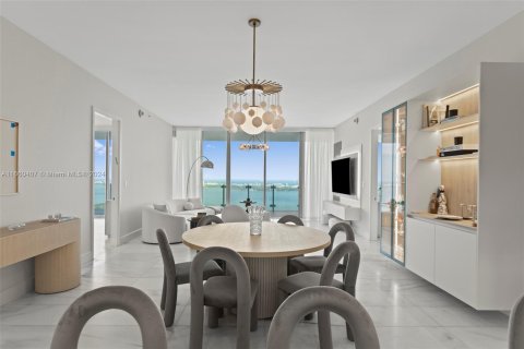 Condominio en venta en Miami, Florida, 2 dormitorios, 218.04 m2 № 1367308 - foto 15