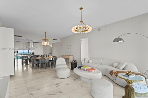 Condominio en venta en Miami, Florida, 2 dormitorios, 218.04 m2 № 1367308 - foto 9