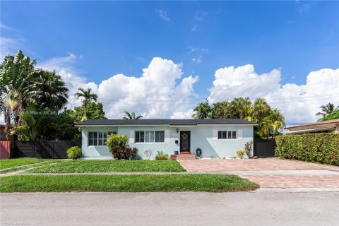 Villa ou maison à vendre à Miami, Floride: 3 chambres, 148.83 m2 № 1367306 - photo 1