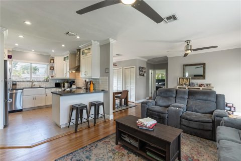 Casa en venta en Miami, Florida, 3 dormitorios, 148.83 m2 № 1367306 - foto 9