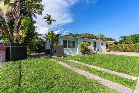 Villa ou maison à vendre à Miami, Floride: 3 chambres, 148.83 m2 № 1367306 - photo 3