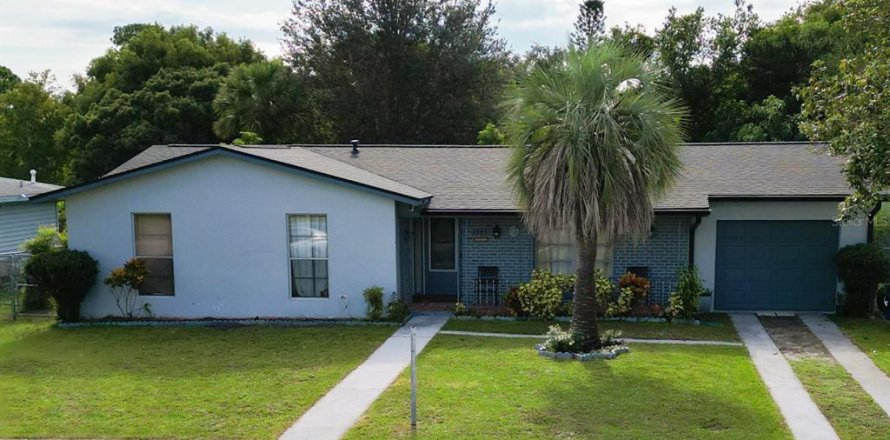 Casa en Deltona, Florida 3 dormitorios, 125.7 m2 № 1400793