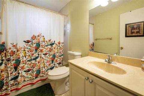 Condo in Coral Springs, Florida, 3 bedrooms  № 949862 - photo 15