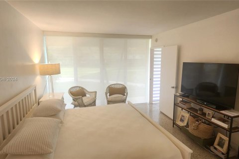 Condominio en venta en Bay Harbor Islands, Florida, 2 dormitorios, 69.68 m2 № 938566 - foto 6