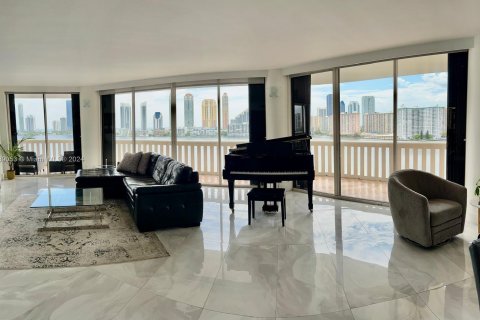 Condominio en venta en Aventura, Florida, 2 dormitorios, 200.11 m2 № 1311016 - foto 6